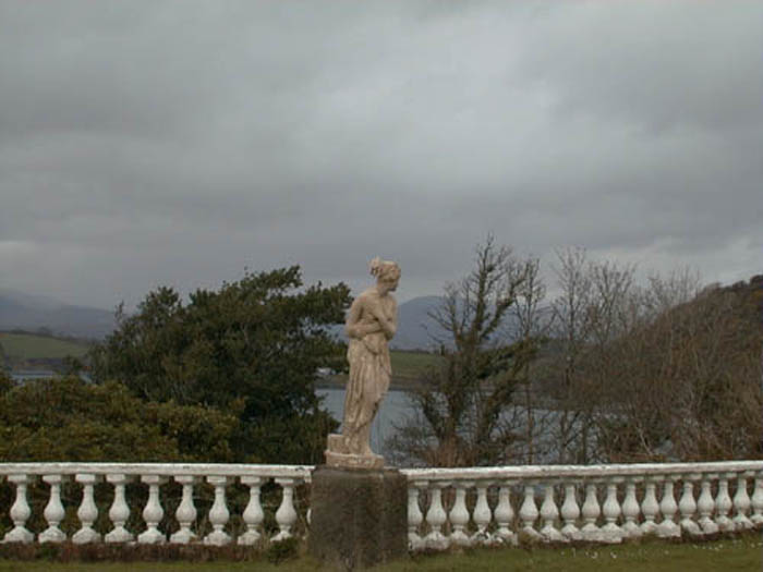 Statue at Bantry House.jpg 45.3K